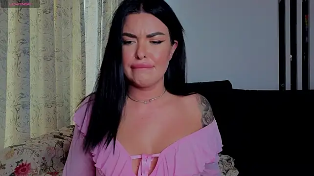 SiennaLove888 live cam on StripChat