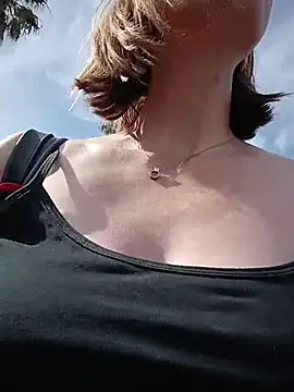 TopsyWilde webcam
