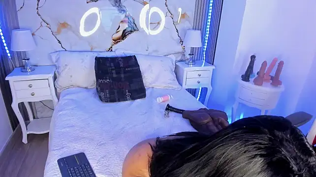 Heidi_Foxxx webcam
