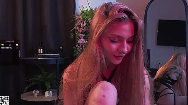 VelvetZephra webcam