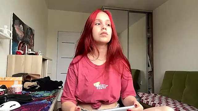 SelenShine live cam on StripChat