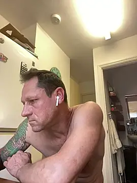 yourhotboy_42 (Ask my age) - I masturbate and cum on my chest and fac