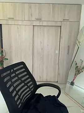 adele_sweett (F milf) - show pussy  open