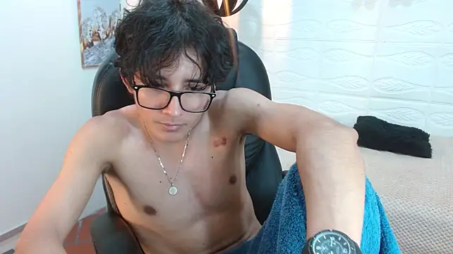 tim_cooper live cam on StripChat