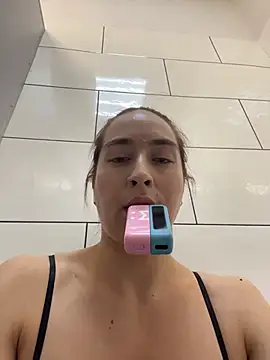 Holly_Play webcam