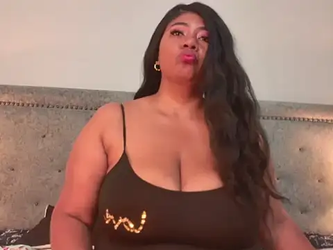 KiaraDiazz webcam