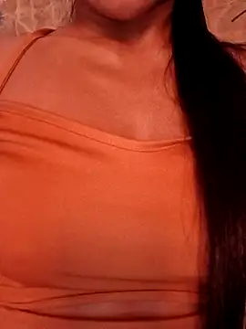 bela14 (F young) - Nua gozando no dildo