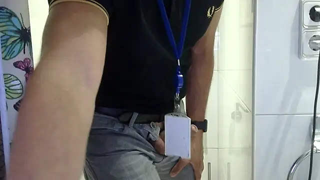 alanvertigoo (Ask my age) - Masturbate and cum naked