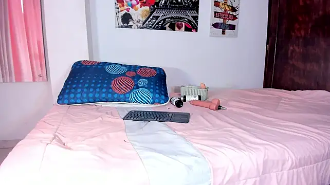 Coral_w10 live cam on StripChat