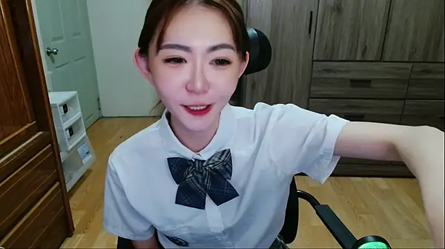 cccc_22 live cam on StripChat