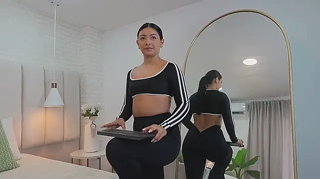 MeganCruzGB live cam on StripChat