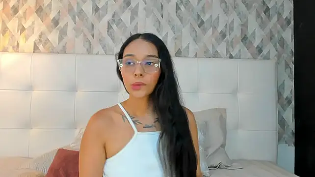 Roseaurora live cam on StripChat