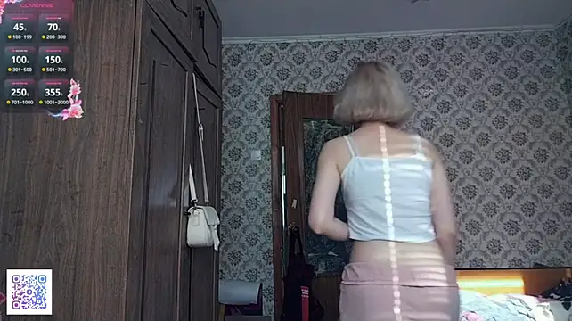 Smartemilia live cam on StripChat