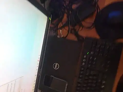magicallypeanus live cam on StripChat