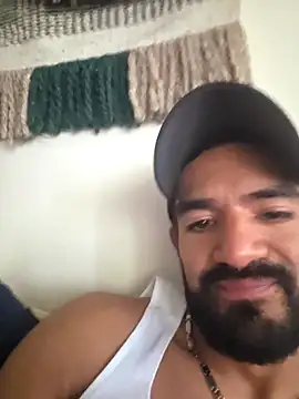 piggylatino live cam on StripChat