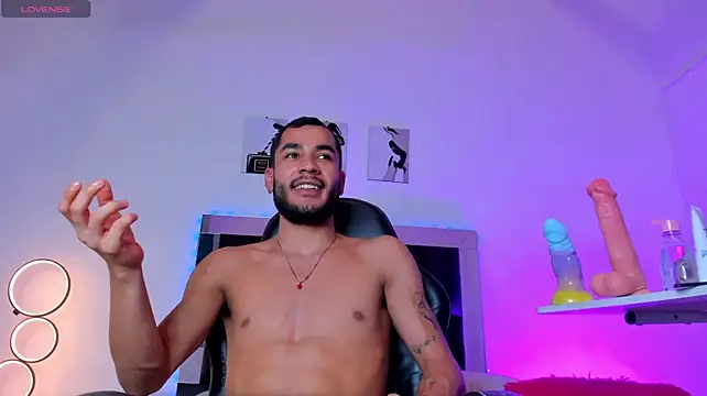 MaxPower003 live cam on StripChat