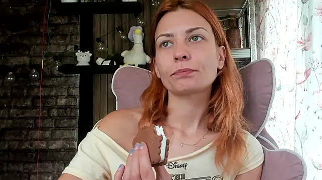 karo123421 live cam on StripChat
