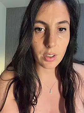 mysterygirl__ (F young) - Déshabille toi + Doigts pussy