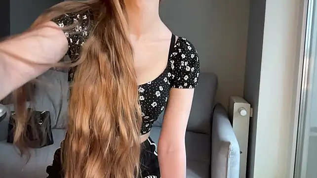 sexyluxymur (F young) - massage my boobs close up