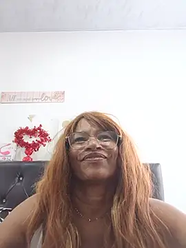 BustyMilf_ webcam