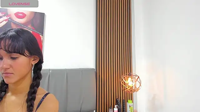 iisabella_noa live cam on StripChat