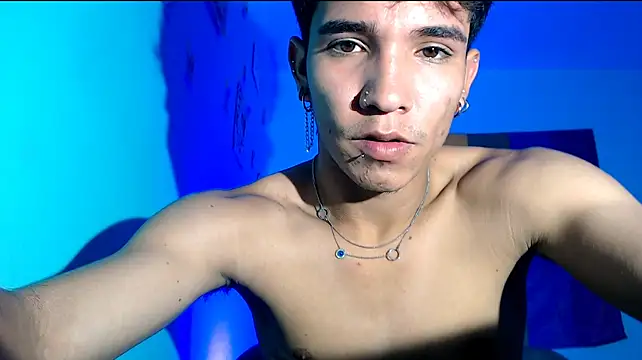 Lassuly2121 webcam