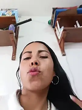 _andrea30 🥎 naked webcam chat