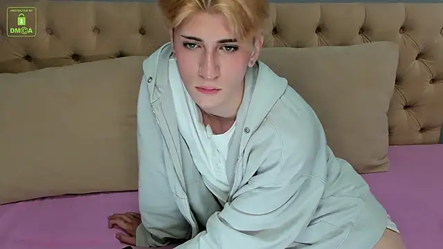 Elon_brown webcam