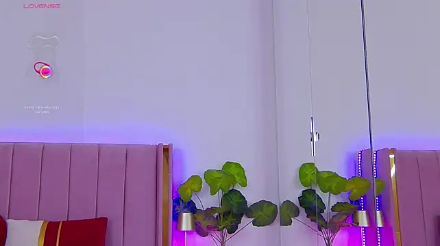 nadeen_na live webcam