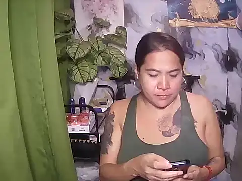 TabooSHOWgirl18 webcam