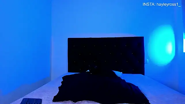HayleyRoss_ webcam