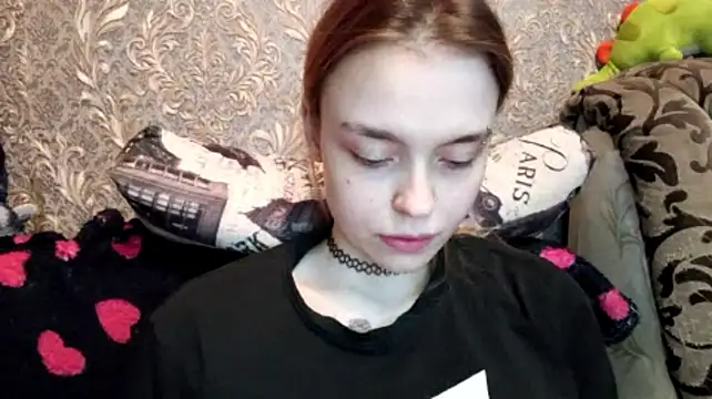 CaraDelevingnee webcam