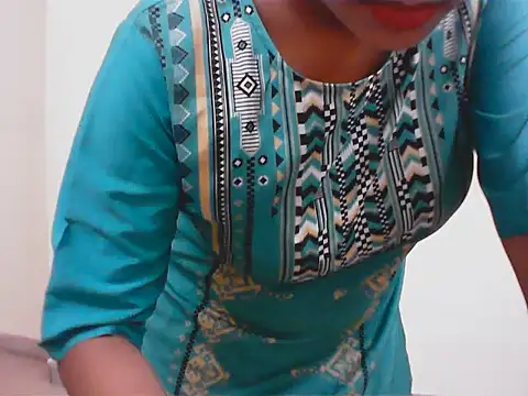 LovingPihu webcam