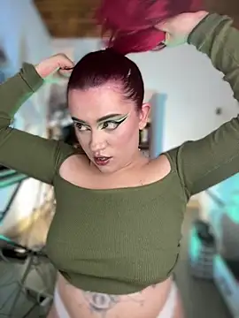 NikkiNix