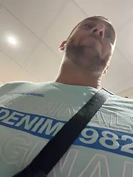 Johnytrain's live cam