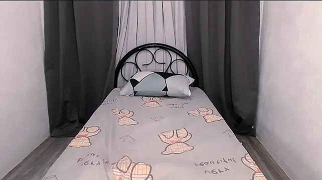 DisneyCumForYou webcam