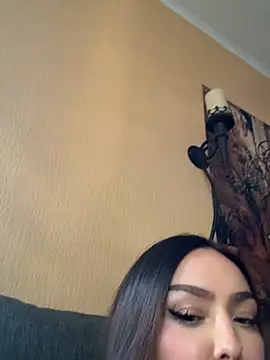 SpanishYoungGirl webcam