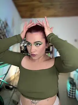 NikkiNix