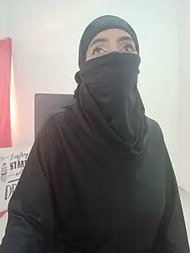 aisha-faraah live cam on StripChat
