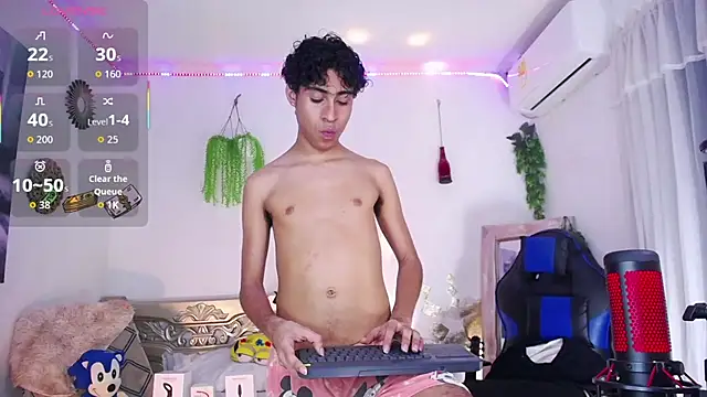 huge_armound webcam