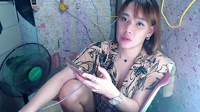 JuicyFoxCock live cam on StripChat