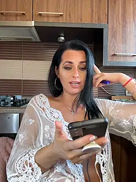 Hotmomcheckk_ live cam on StripChat