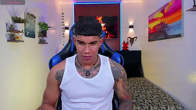 Damian_latinxxx live cam on StripChat