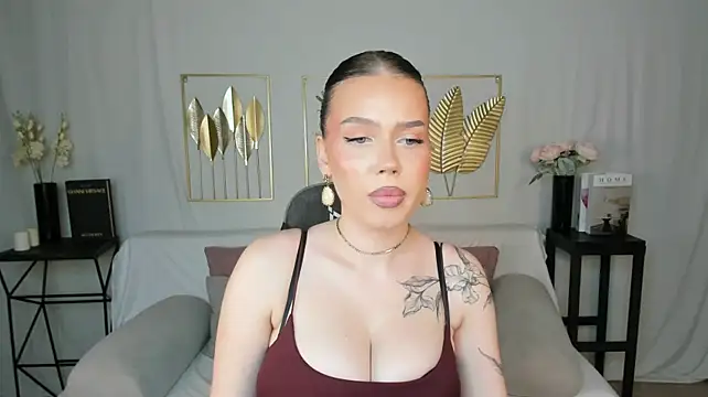 mistress_of_hearts live cam on StripChat