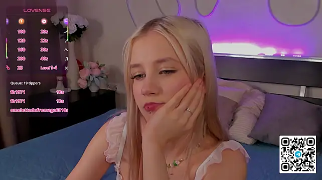 Anellyball live cam on StripChat