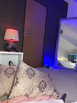 BellaKarma 🐊 live sex chat