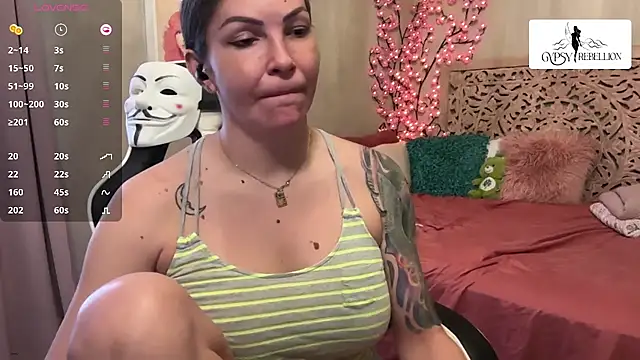 Gypsy_Rebellion live cam on StripChat