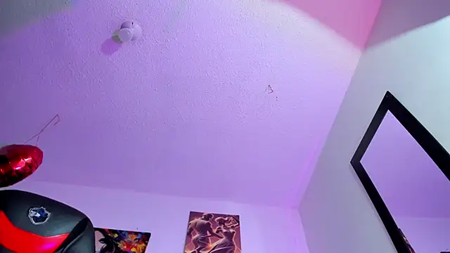valeri_sotoo live cam on StripChat