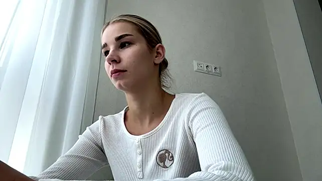 PickmeGirl live cam on StripChat