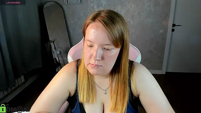 Sophia_Millery live cam on StripChat